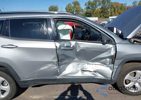 2021 Jeep Compass Latitude 4X4 z USA, uszkodzony, nr VIN 3C4NJDBB6MT601575